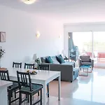 Apartment 2 Bedroom Lovely In
