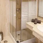 2 Bedroom Lovely In マルベーリャ